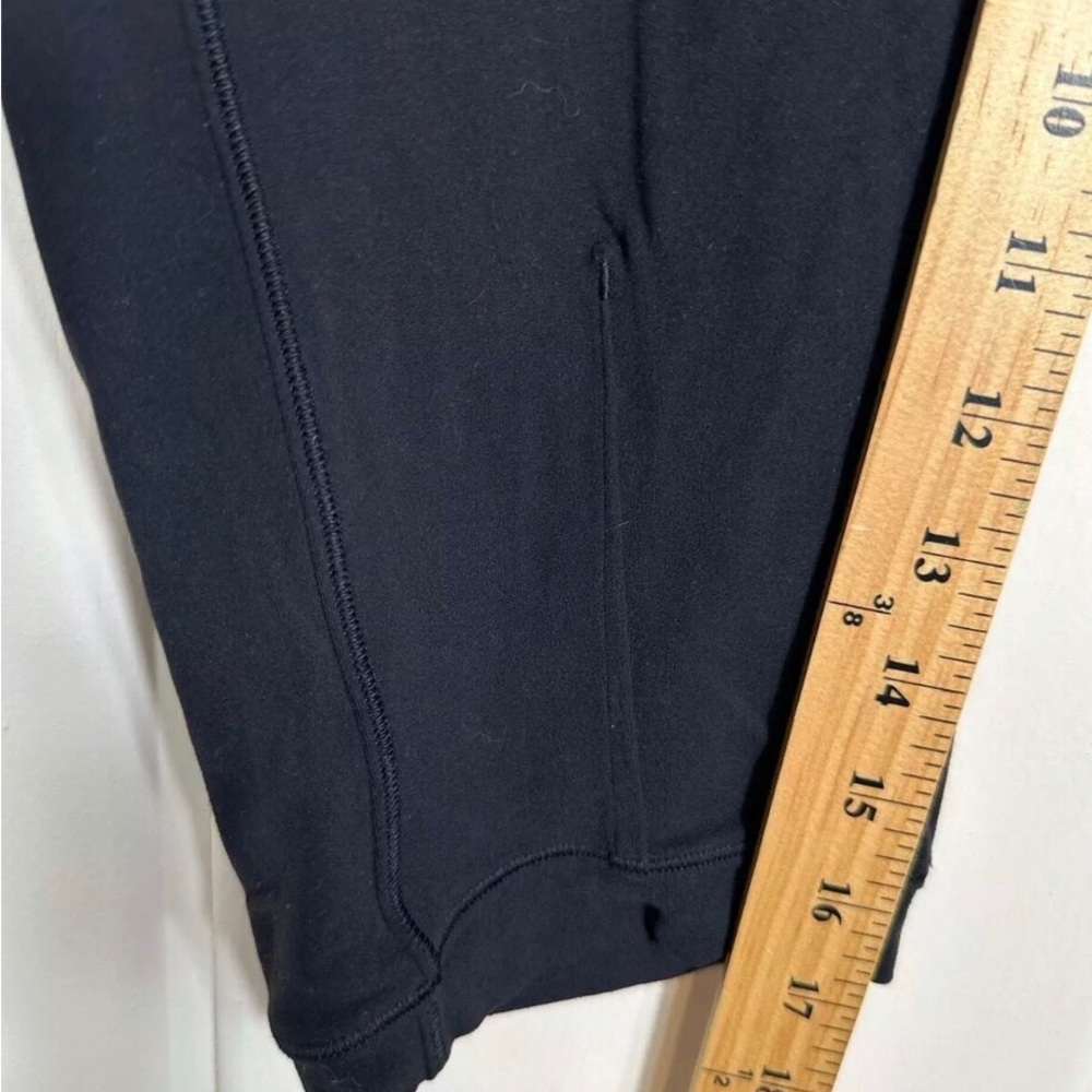 Lululemon joggers (2018) size 6 - Picture 4 of 6